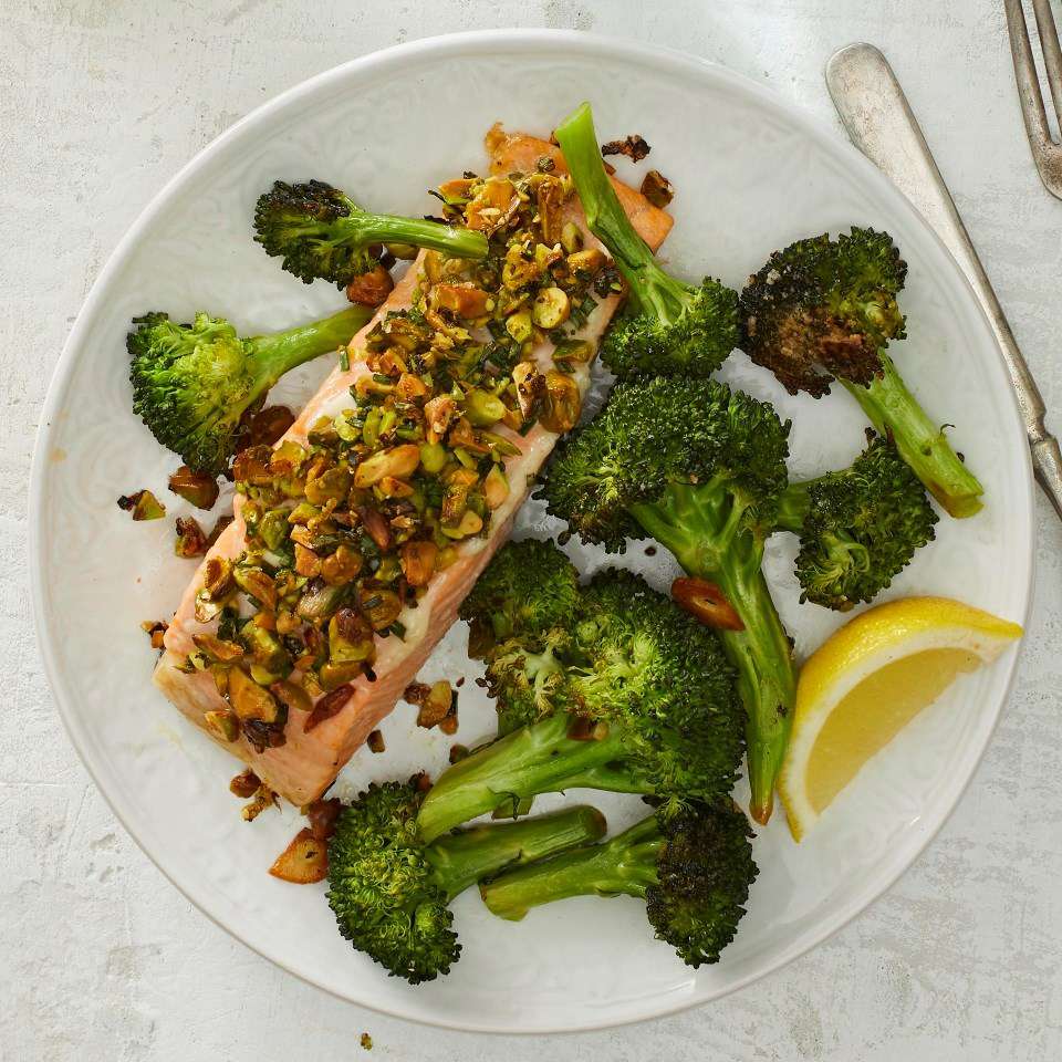 salmón bala y brócoli