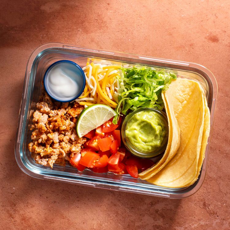 DIY Tacos Lunch Box < Span> Cool en el refrigerador por un día.