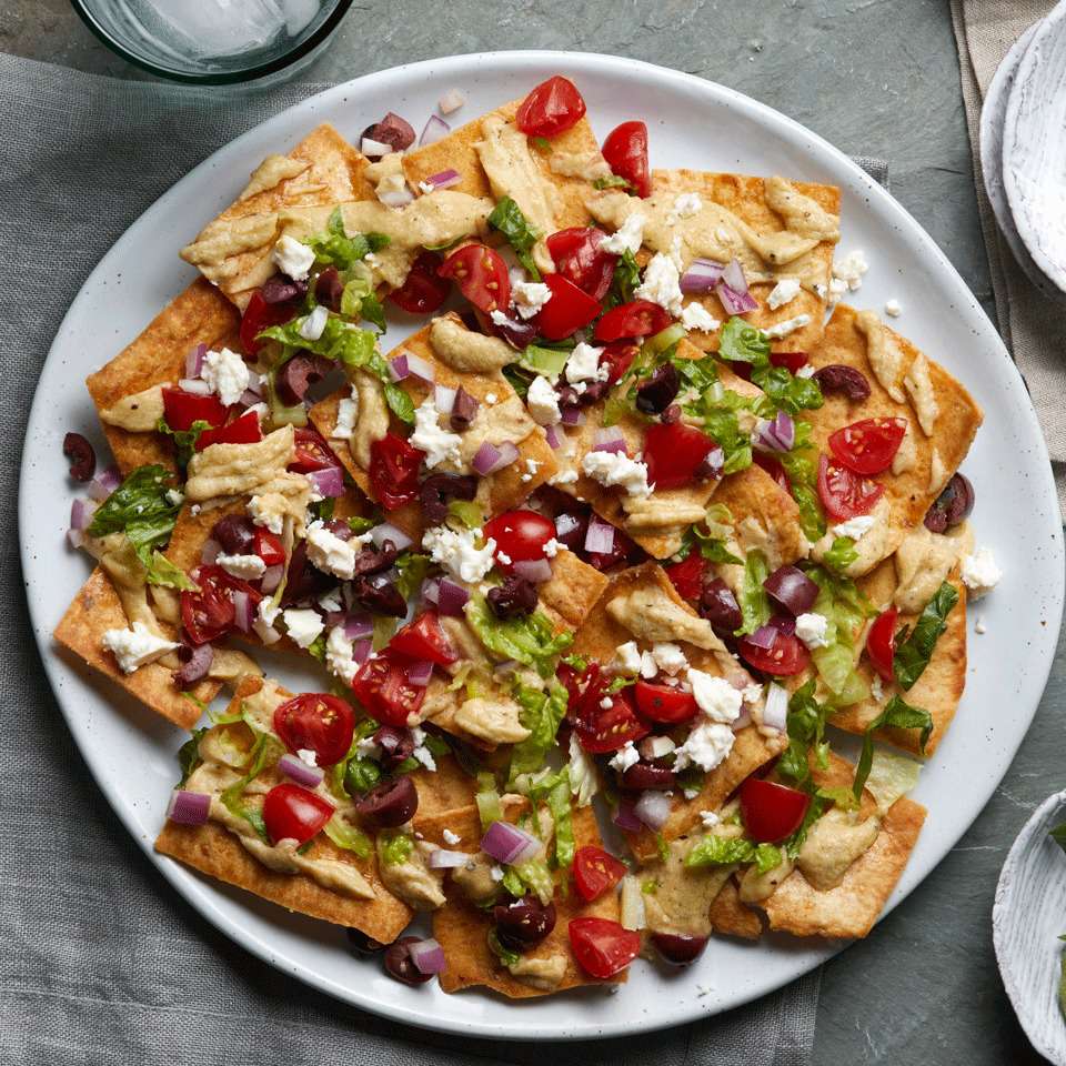nachos con ensalada griega