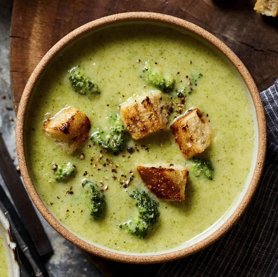 sopa de gouda ahumado y brócoli