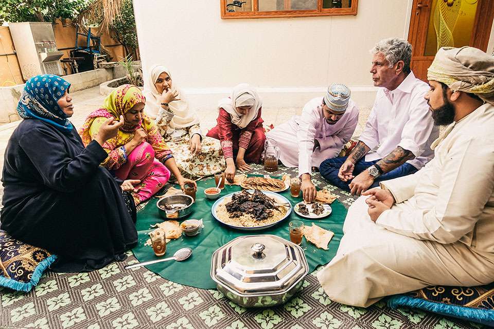 Comer con una familia árabe de Omán Badane