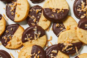 Receta de galletas de chocolate con pomelo en escabeche en azúcar