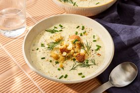 Foto de receta de sopa de cebolla verde cremosa