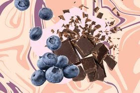 collage de arándanos y chocolate