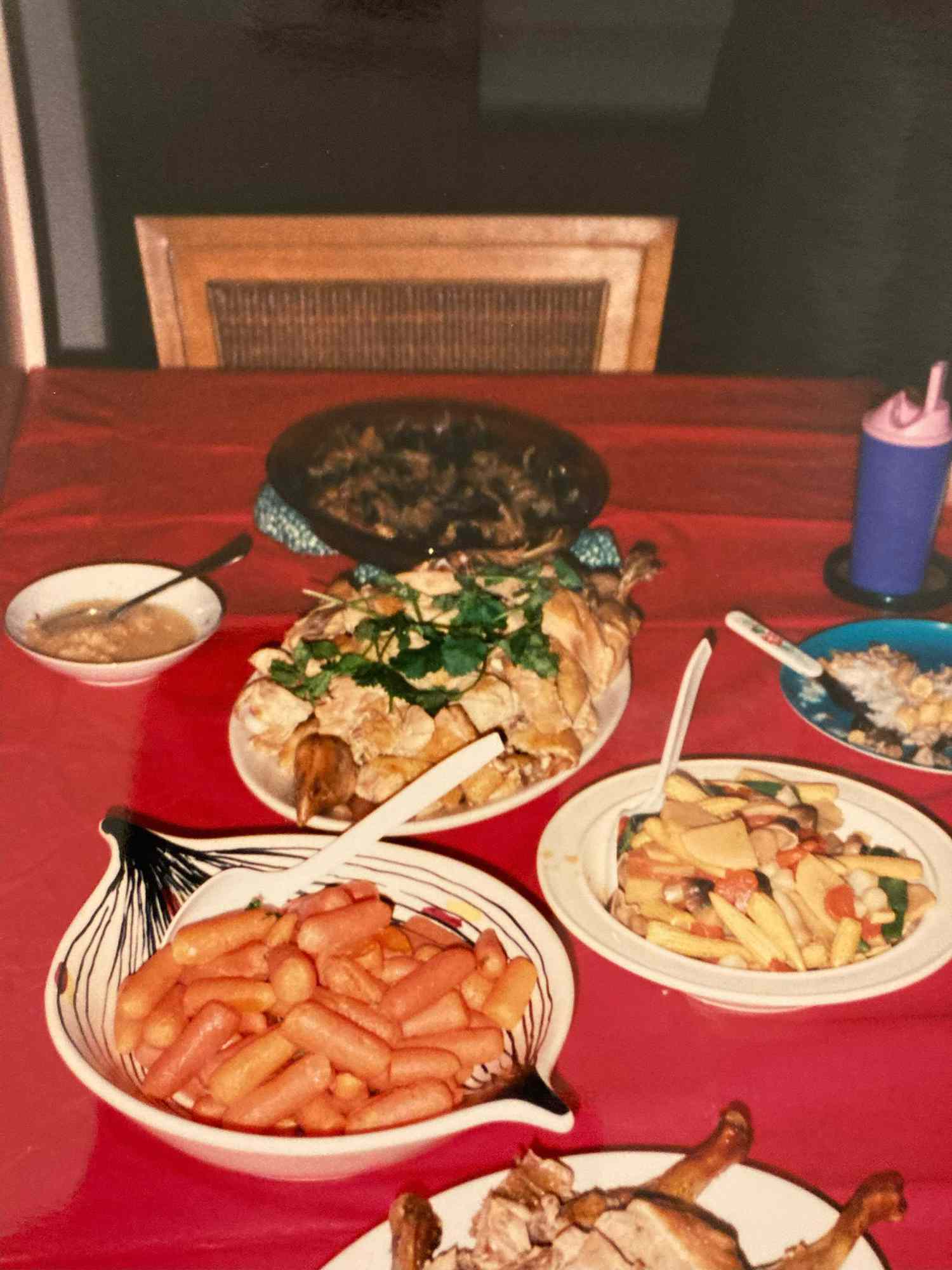 Una foto franca de la comida en la mesa