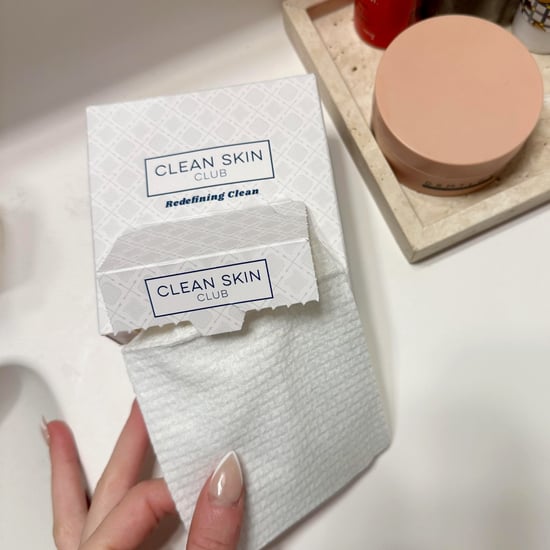 Revisión limpia del club de piel con foto de toalla limpia