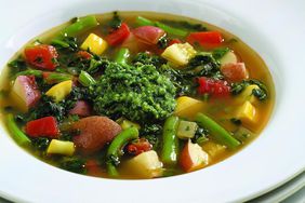 Sopa de verduras picante