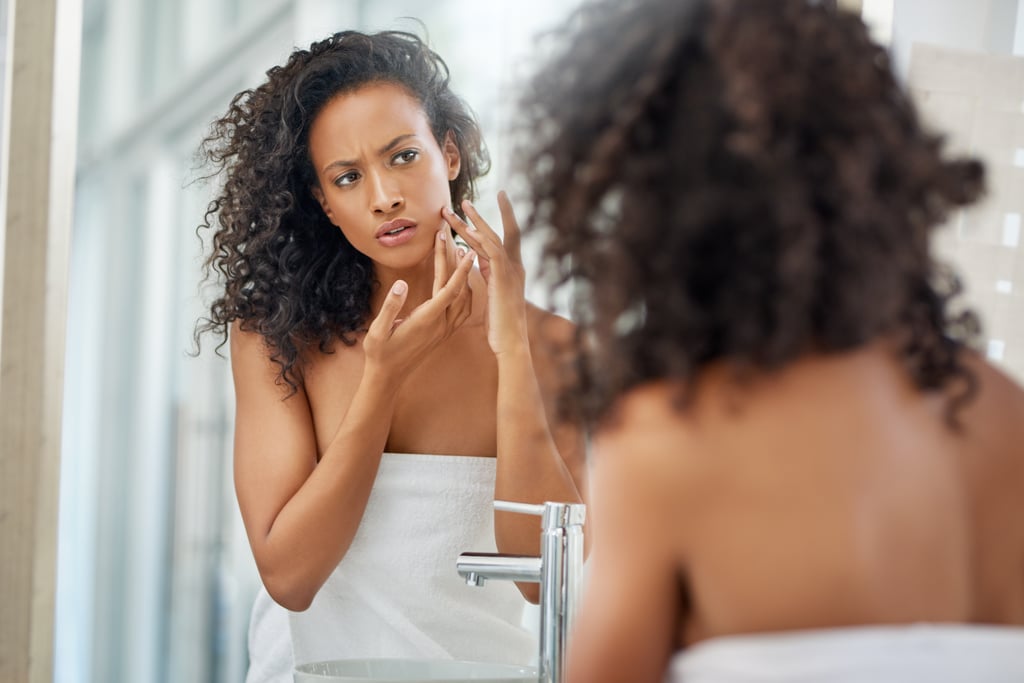 Según el Dr. Mitchell, la progesterona de la píldora es el culpable que generalmente causa acné.