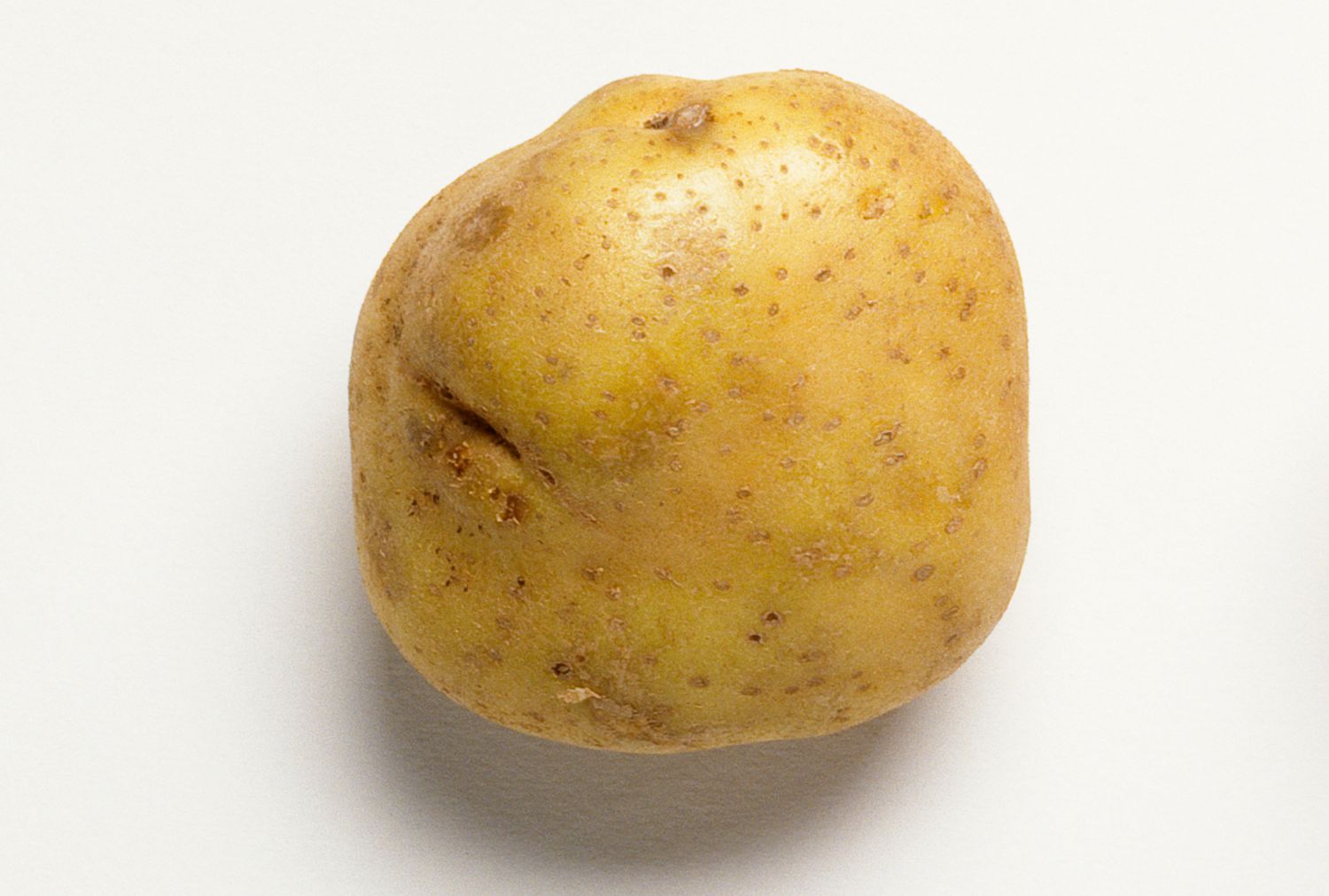 Como referencia, el valor nutricional de 1 patata Russet pequeña (138 gramos) es el siguiente:
